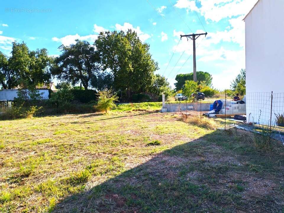 Terrain à LE CANNET-DES-MAURES