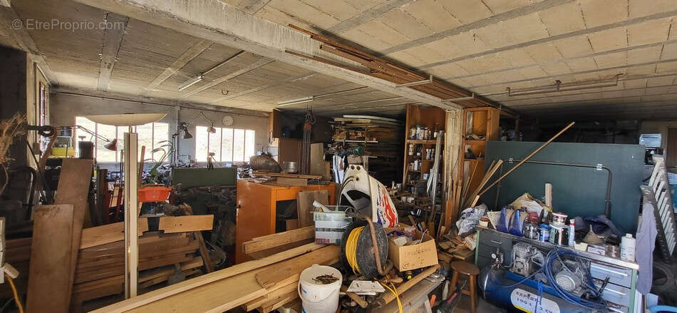 Maison en pierre bénéficiant d'une piscine et d'un panorama champêtre - photo 15