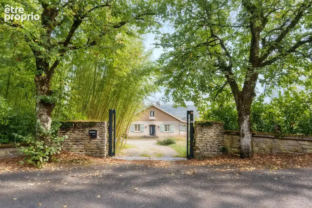 Vesoul – une maison familiale aux volumes exceptionnels - photo 2