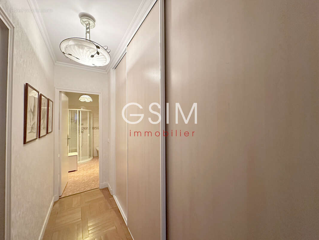 Appartement à VILLE-D'AVRAY