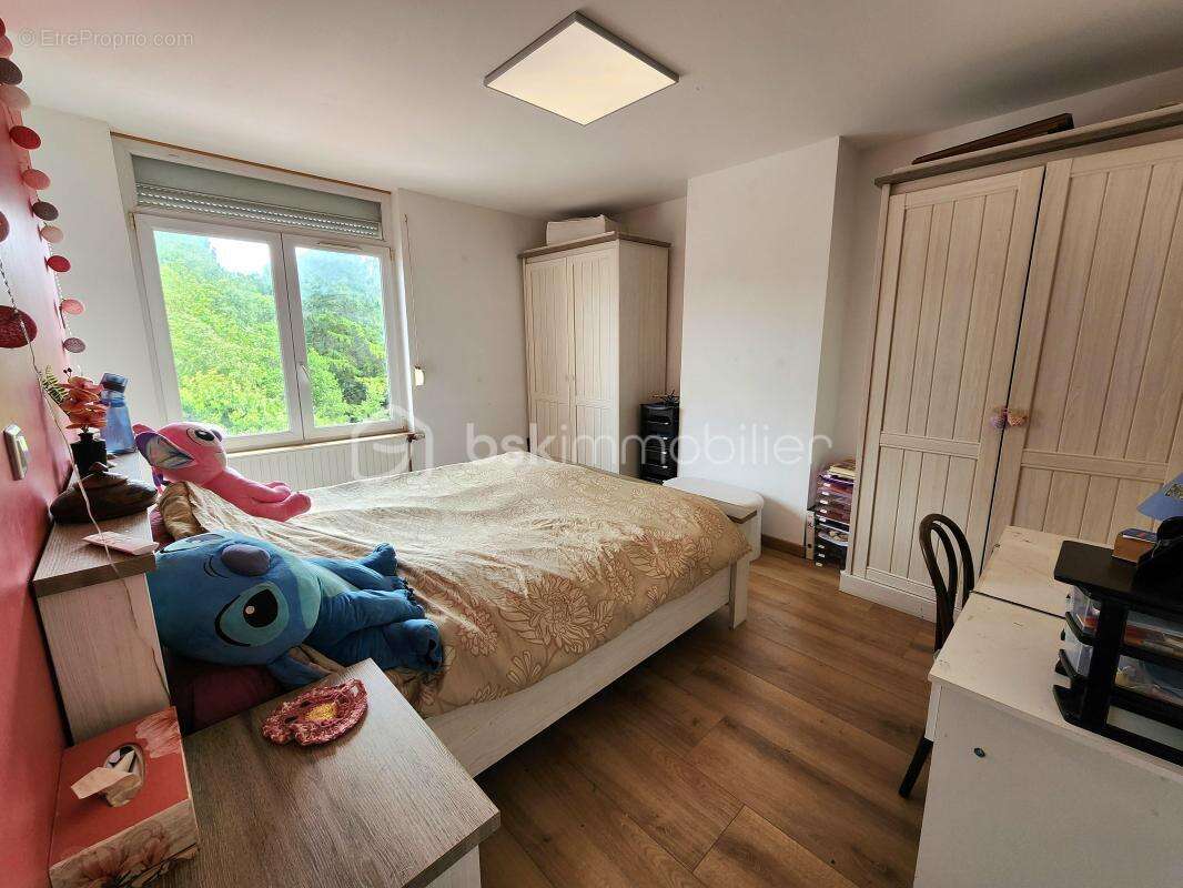Maison individuelle, 3 grandes chambres, jardin, local commercial récent, sous-sol - photo 13