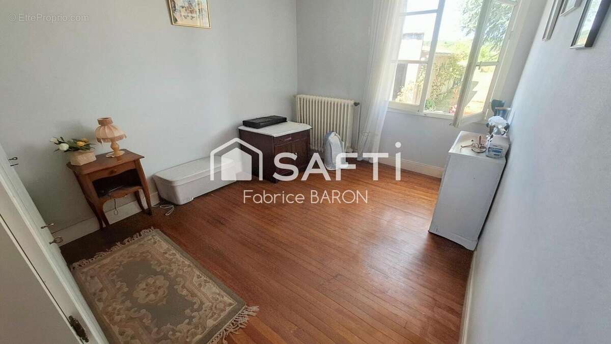 Photo 5