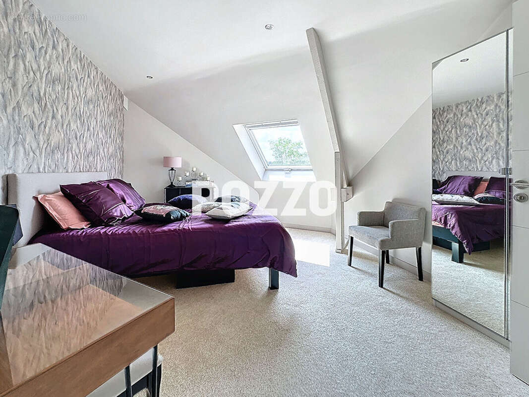 A Vendre - AVRANCHES - Maison 7 pièce(s) 300 m² - Parc paysager - Piscine - Garage - photo 16