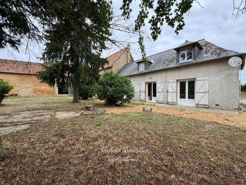 Maison à AVOISE