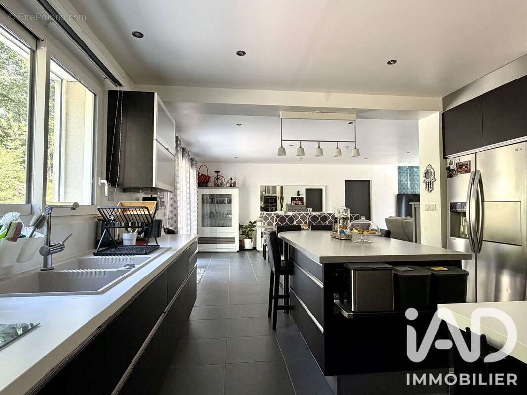 Maison 185 m² à Blere  - photo 2