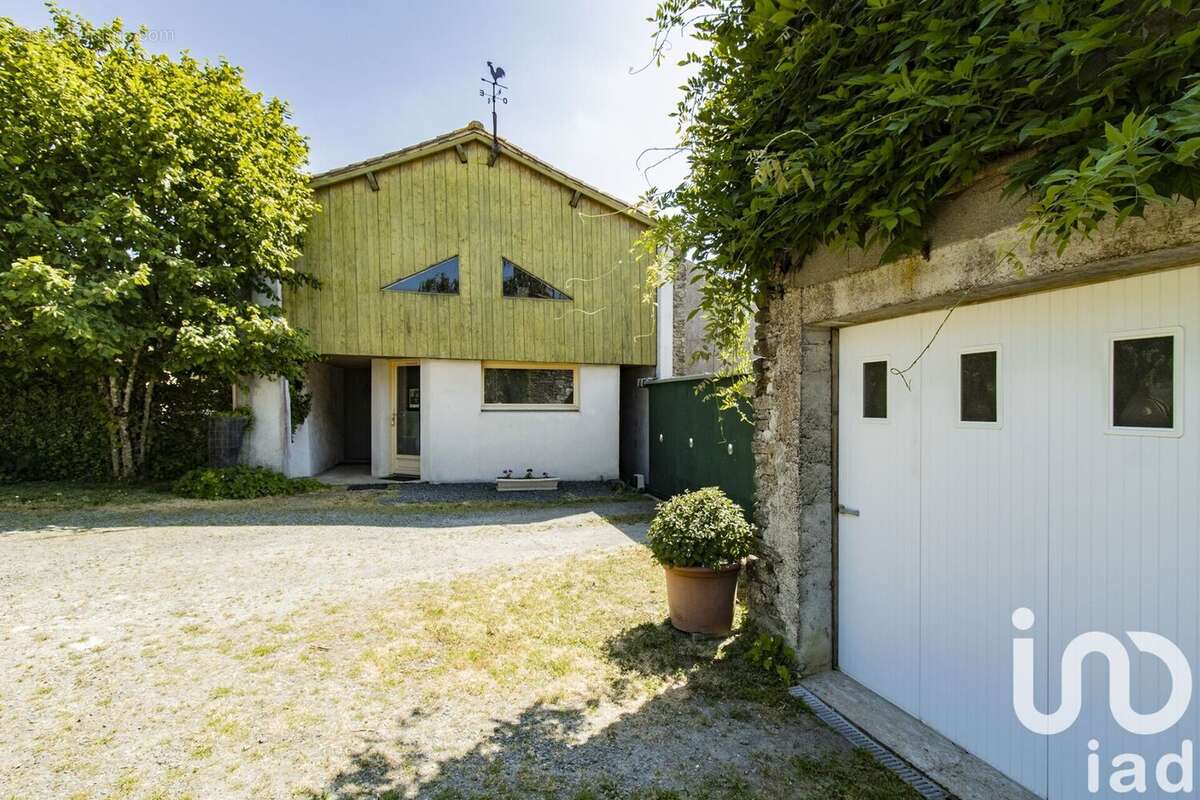 Photo 9 - Maison à LES BROUZILS