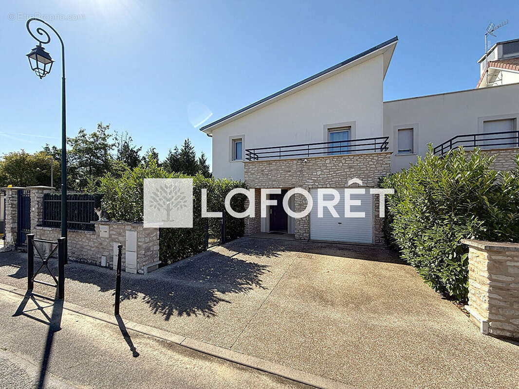 Maison à REAU