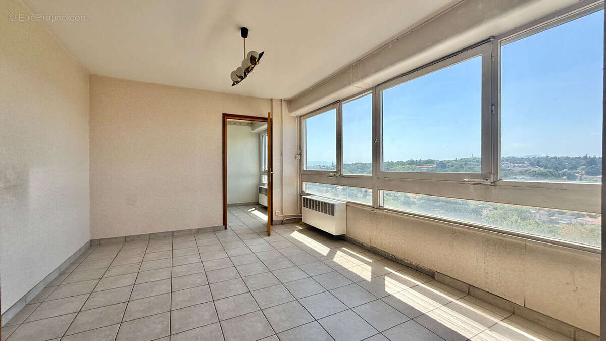 Appartement à OULLINS