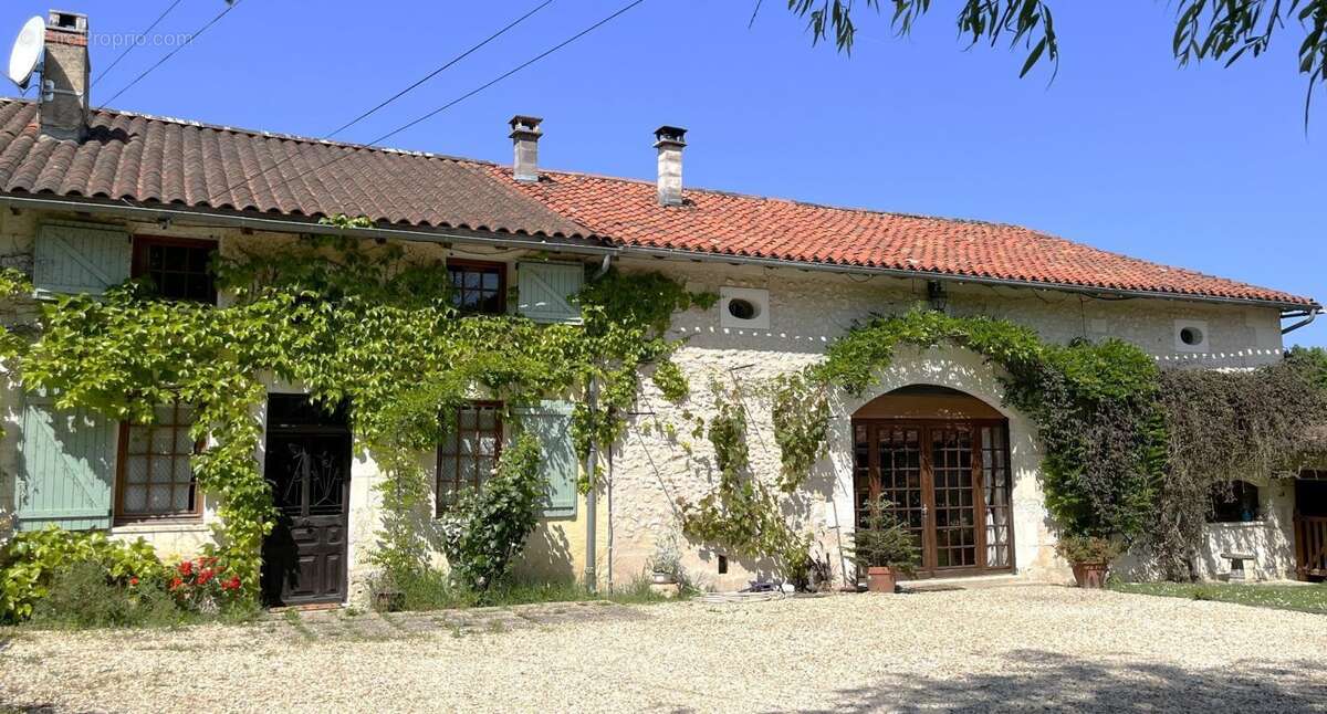 Maison à FESTALEMPS