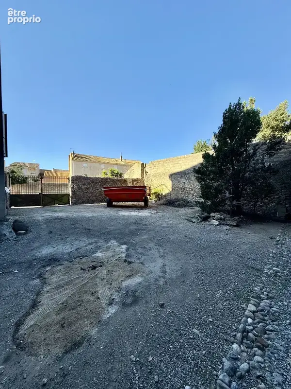 Maison de village avec extérieur, dépendances et grande remise - photo 8