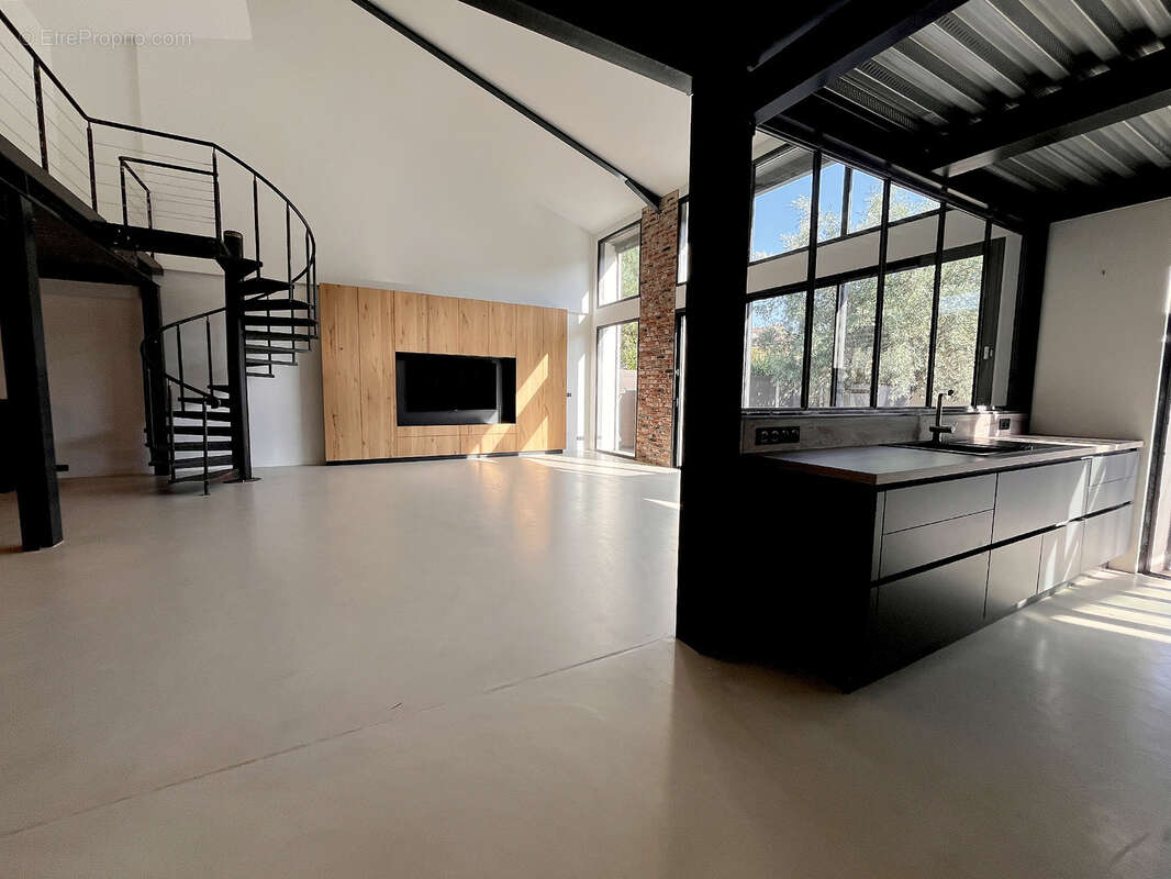 Authentique Loft avec extérieur - photo 12