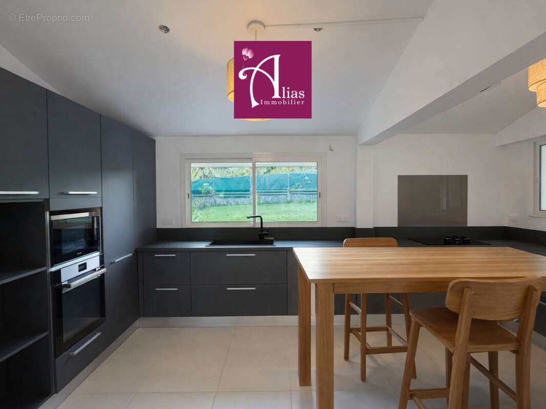 Maison à BAIE-MAHAULT