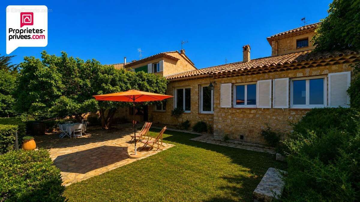 Maison à SAINT-CEZAIRE-SUR-SIAGNE