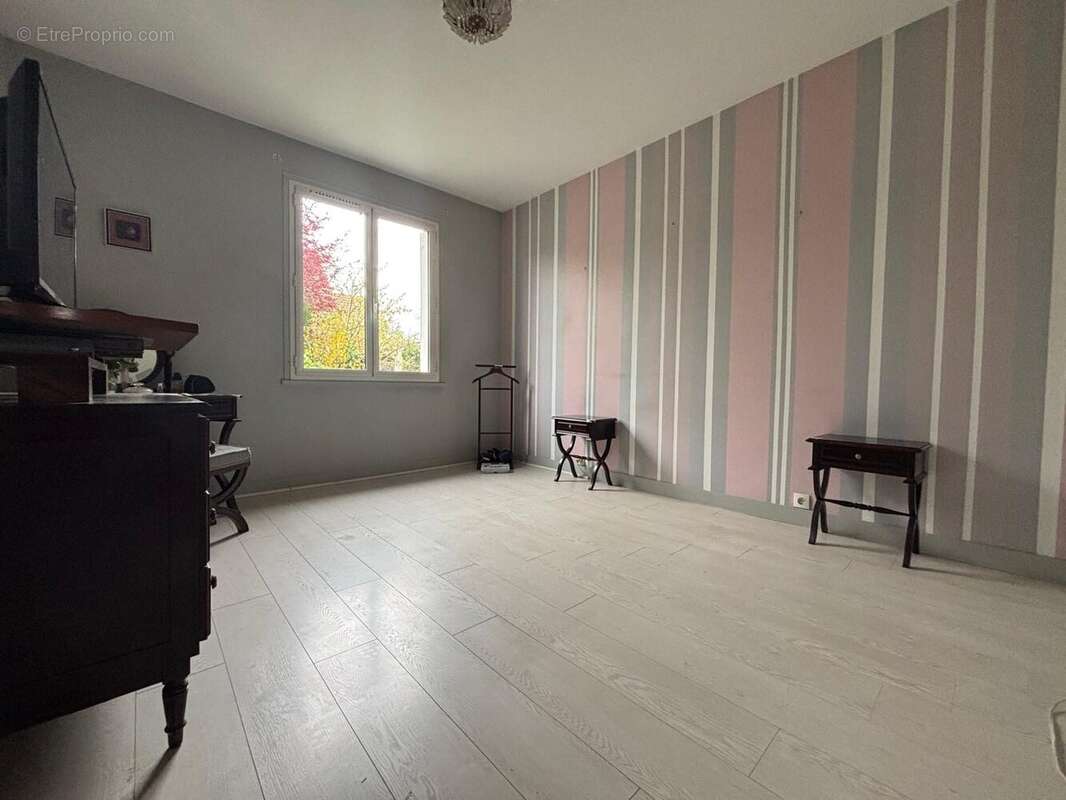 Maison à SAINTRY-SUR-SEINE