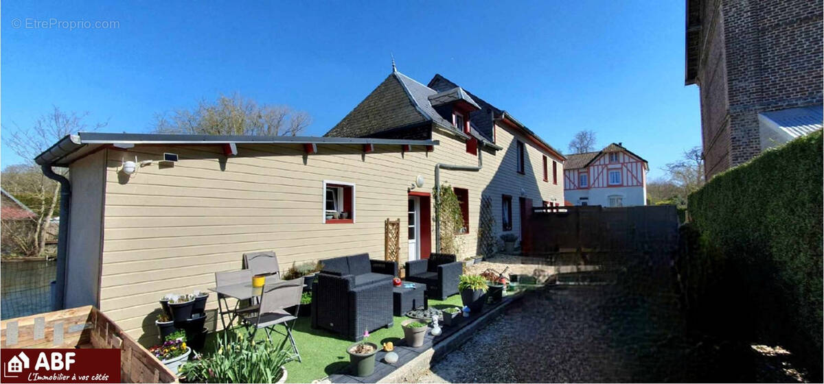 Appartement à OUVILLE-LA-RIVIERE