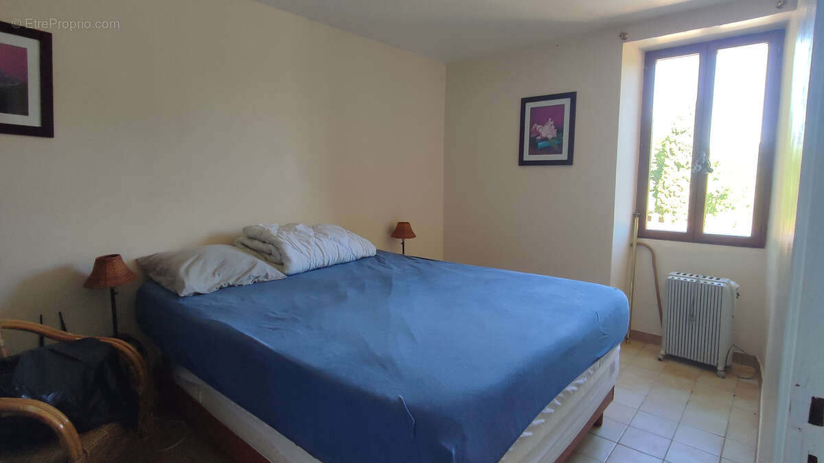 Maison à MONTAIGU-DE-QUERCY