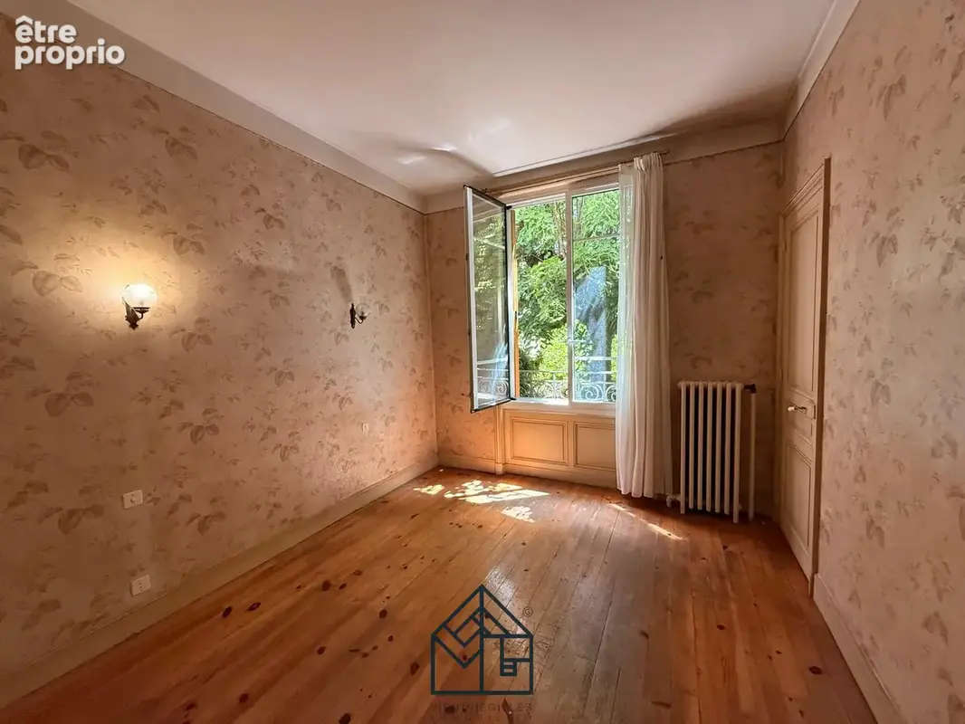 Riorges - rue marechal foch - maison des annees 30 a renover - photo 9