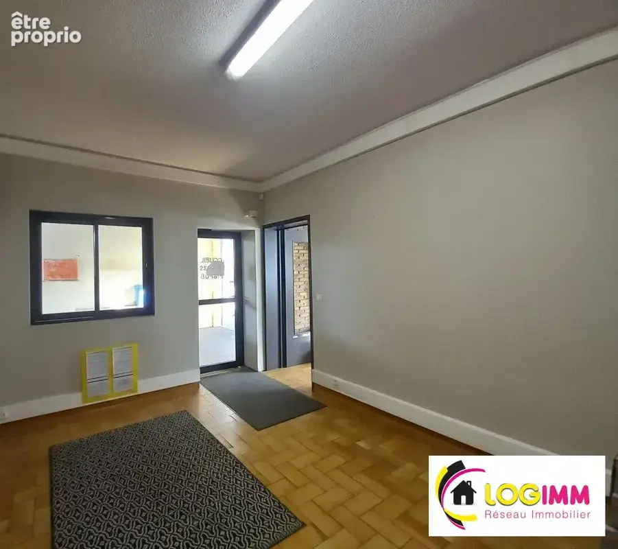 Commerce 800 m² à vendre à Le Quesnoy (59530) - photo 2
