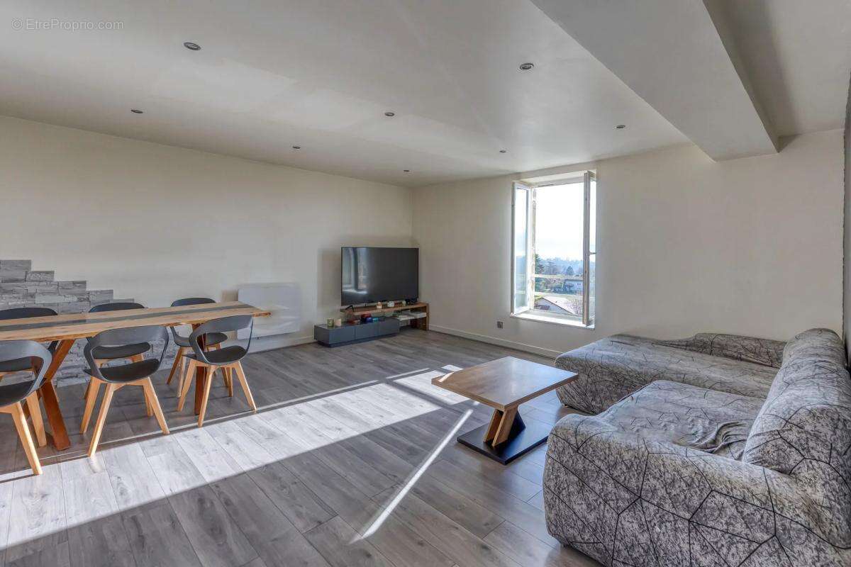 Appartement à SAINT-CASSIEN