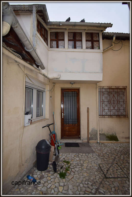 Appartement à AUBERVILLIERS