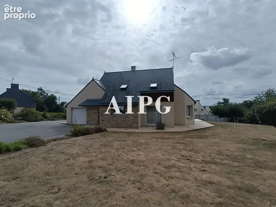 Maison à SAINT-NICOLAS-DU-PELEM