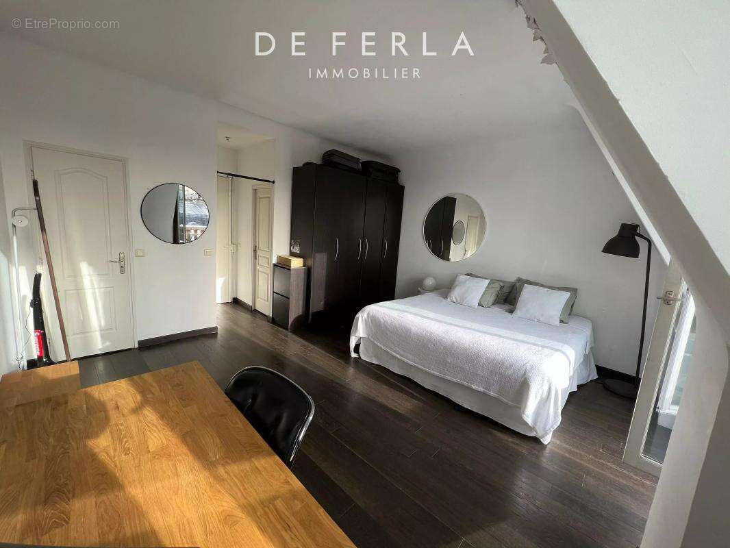 Appartement à PARIS-7E