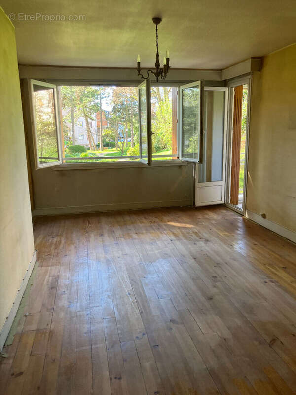 Appartement à SURESNES