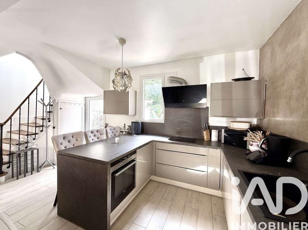 Photo 2 - Maison à SAINT-DENIS