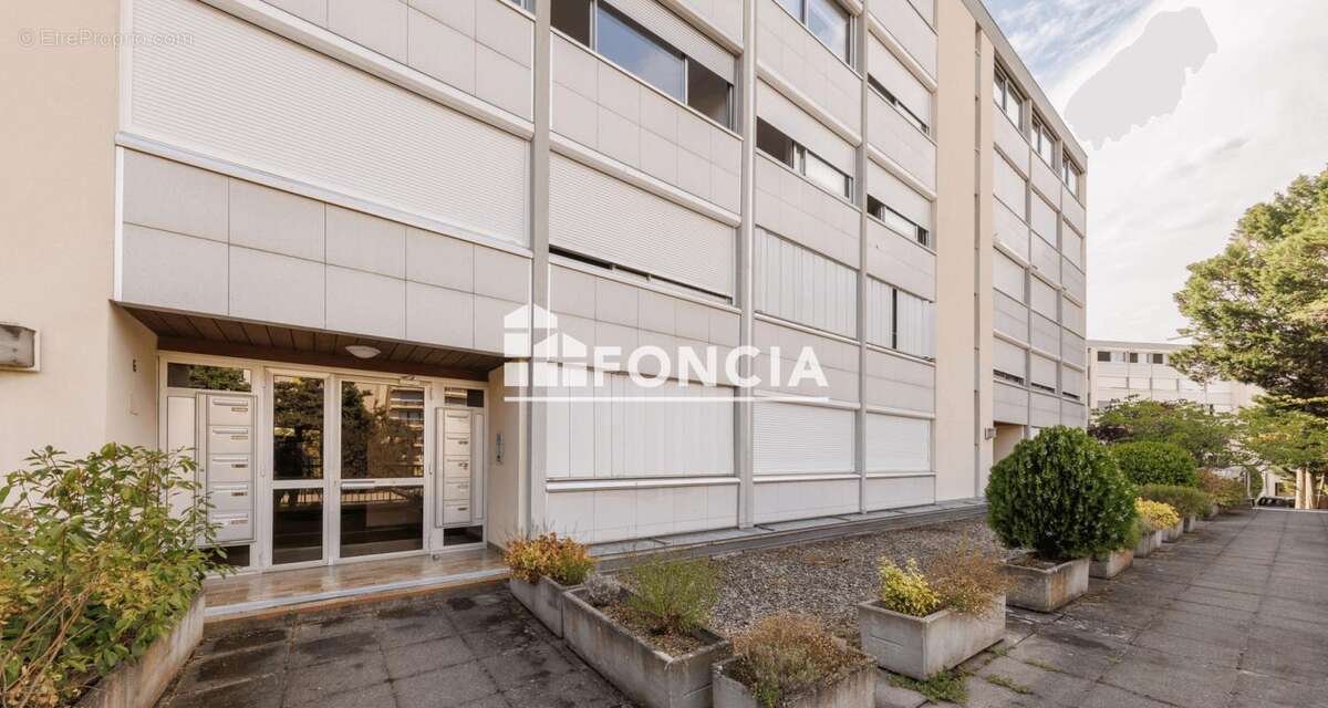T2 avec garage et parking - photo 10