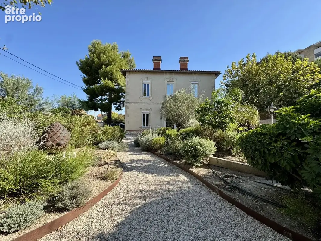 Maison 170 m² à Marseille-9e  - photo 2