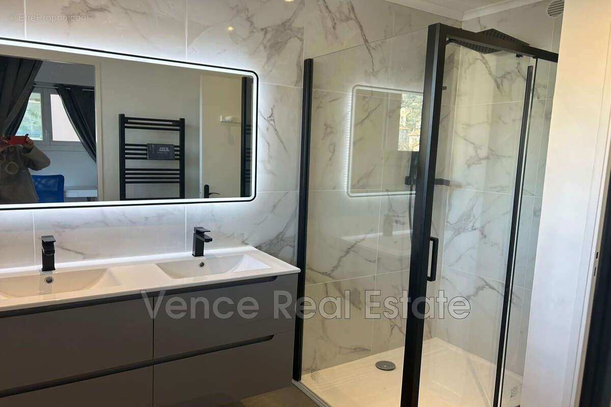 Appartement à VENCE