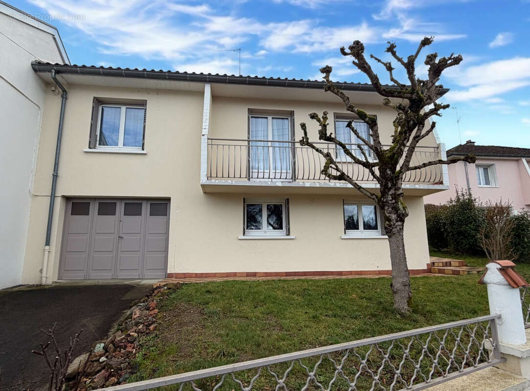 Maison à MONTLUCON