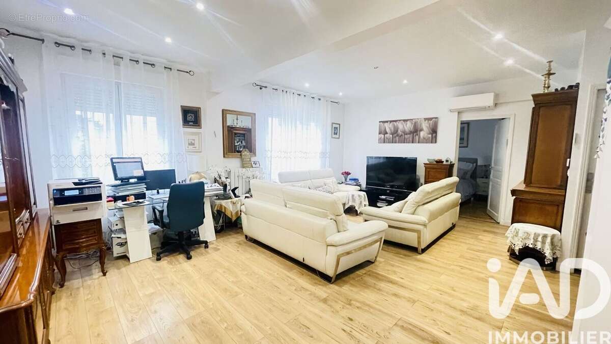 Photo 2 - Maison à MONTROUGE