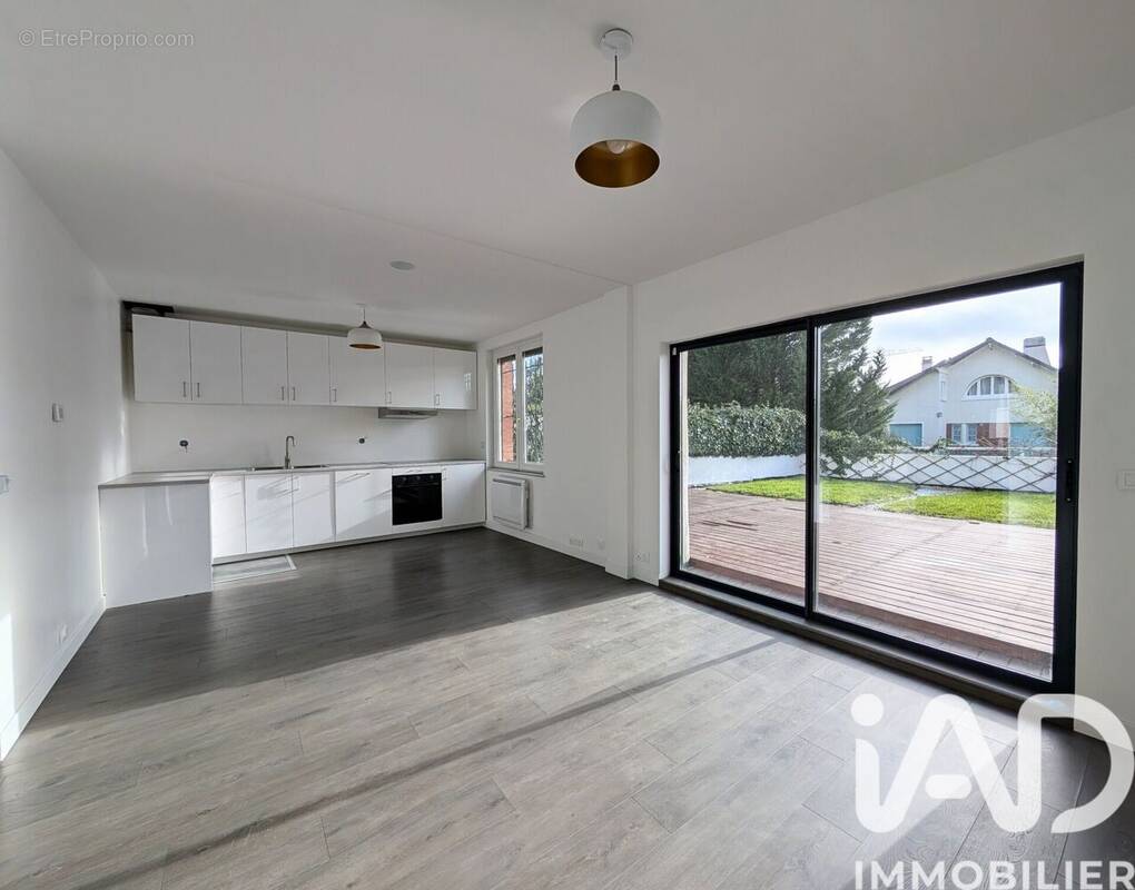 Photo 1 - Maison à CLAMART