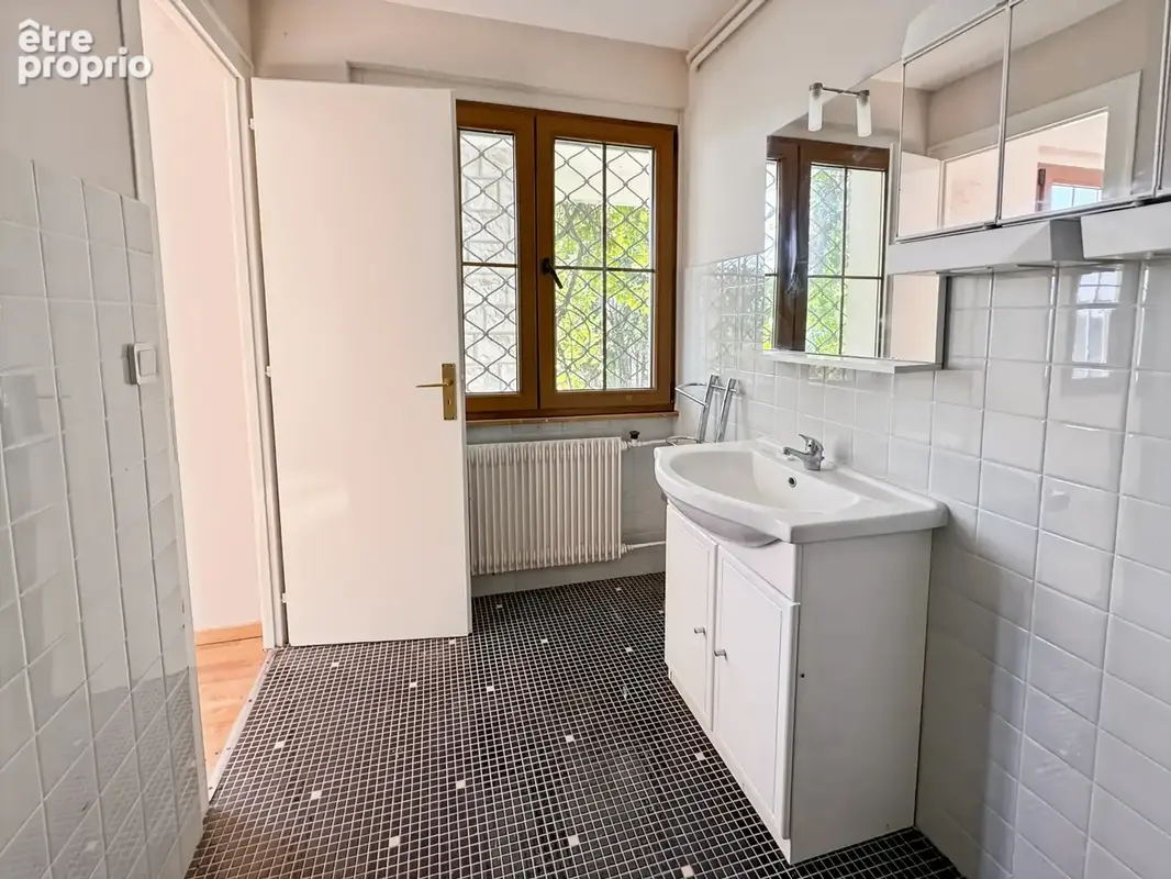 Chalet d’exception de 5 chambres sur les hauteurs de Gex – Vue panoramique sur le lac Léman - photo 14