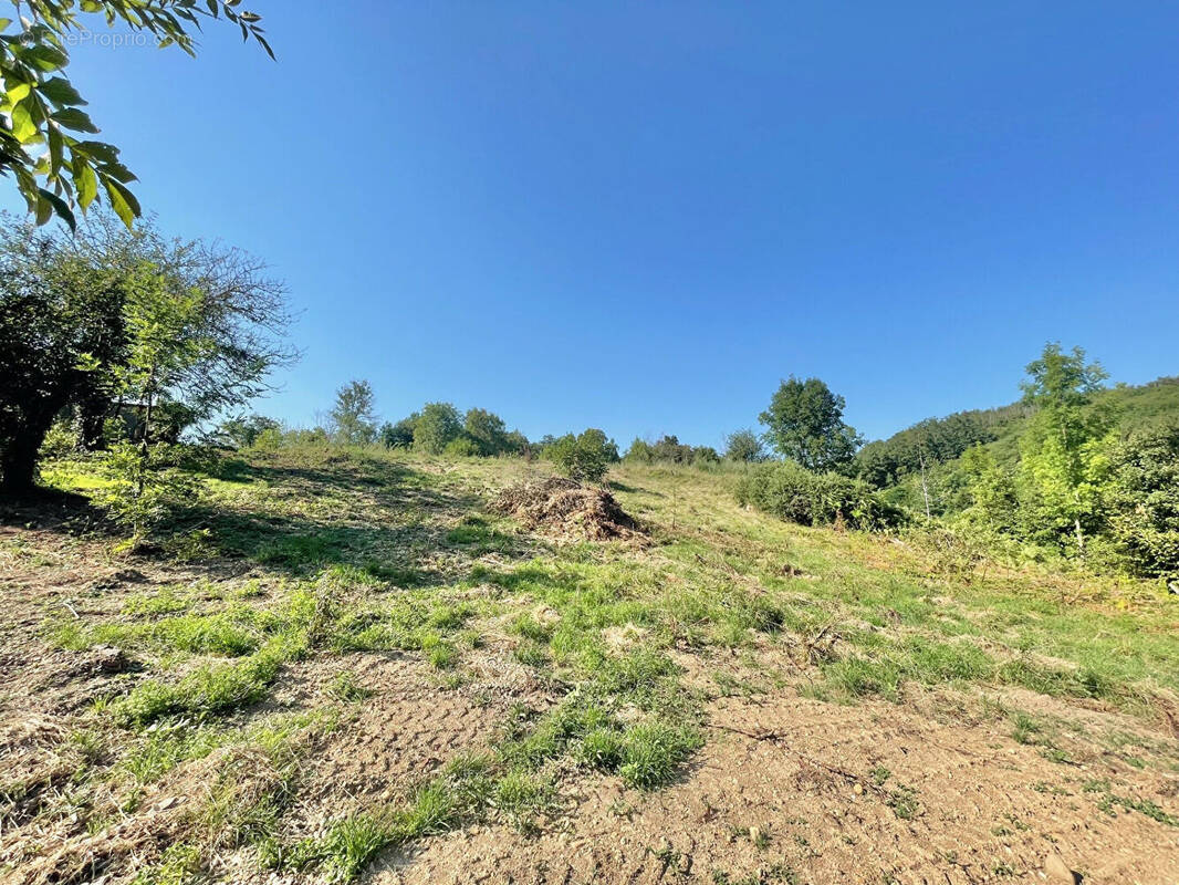 Terrain à BOURGOIN-JALLIEU