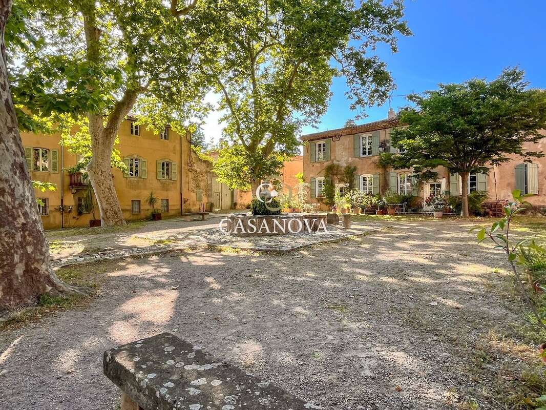 Appartement en duplex de 106 m² avec charme de l'ancien - photo 2