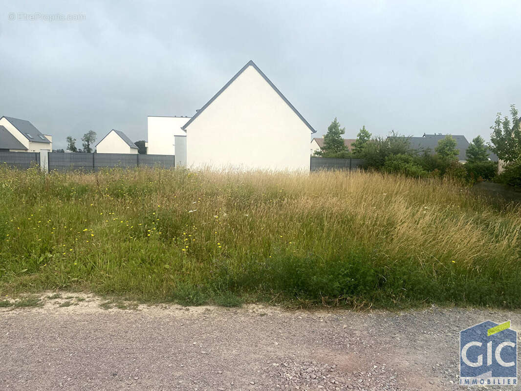 Terrain à CARPIQUET