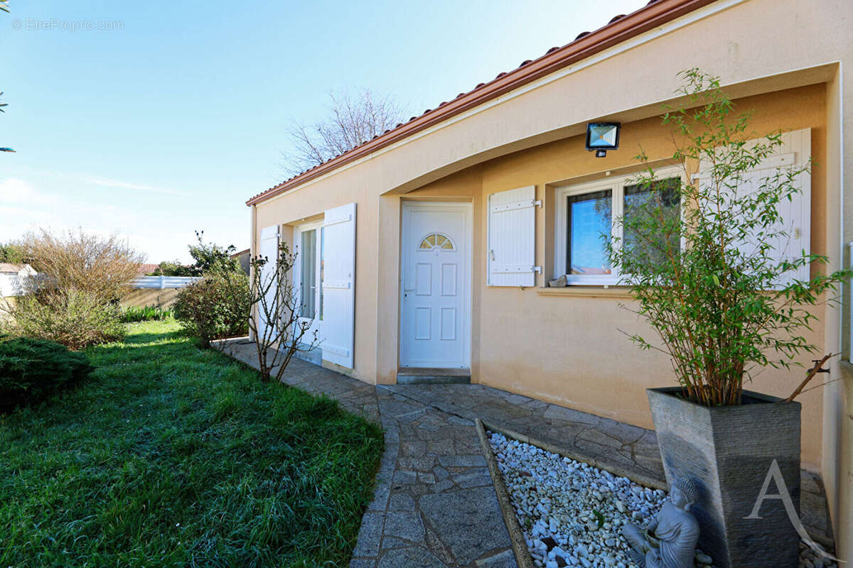Maison à ROCHESERVIERE