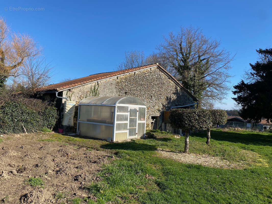 Maison à SAINT-AQUILIN