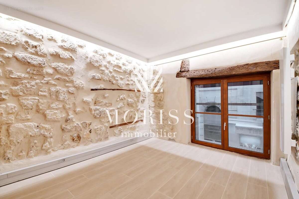 Appartement à PARIS-2E