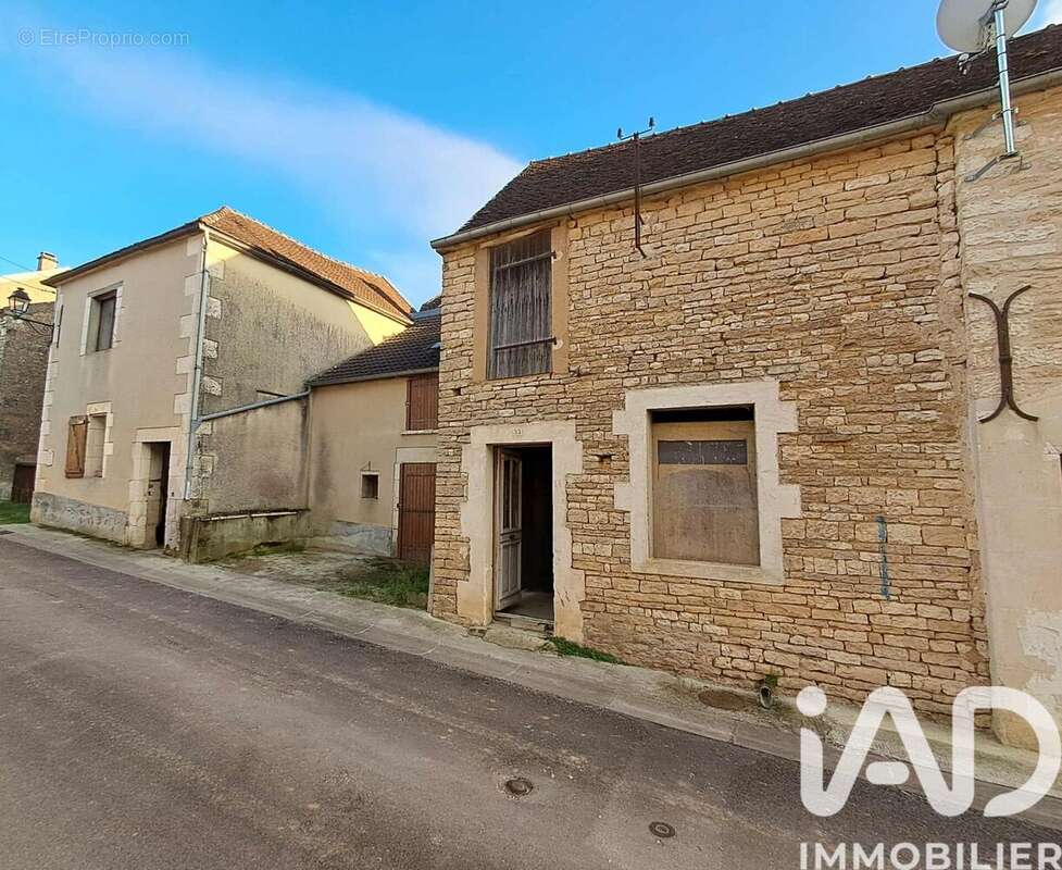 Maison 150 m² à Courgis  - photo 2