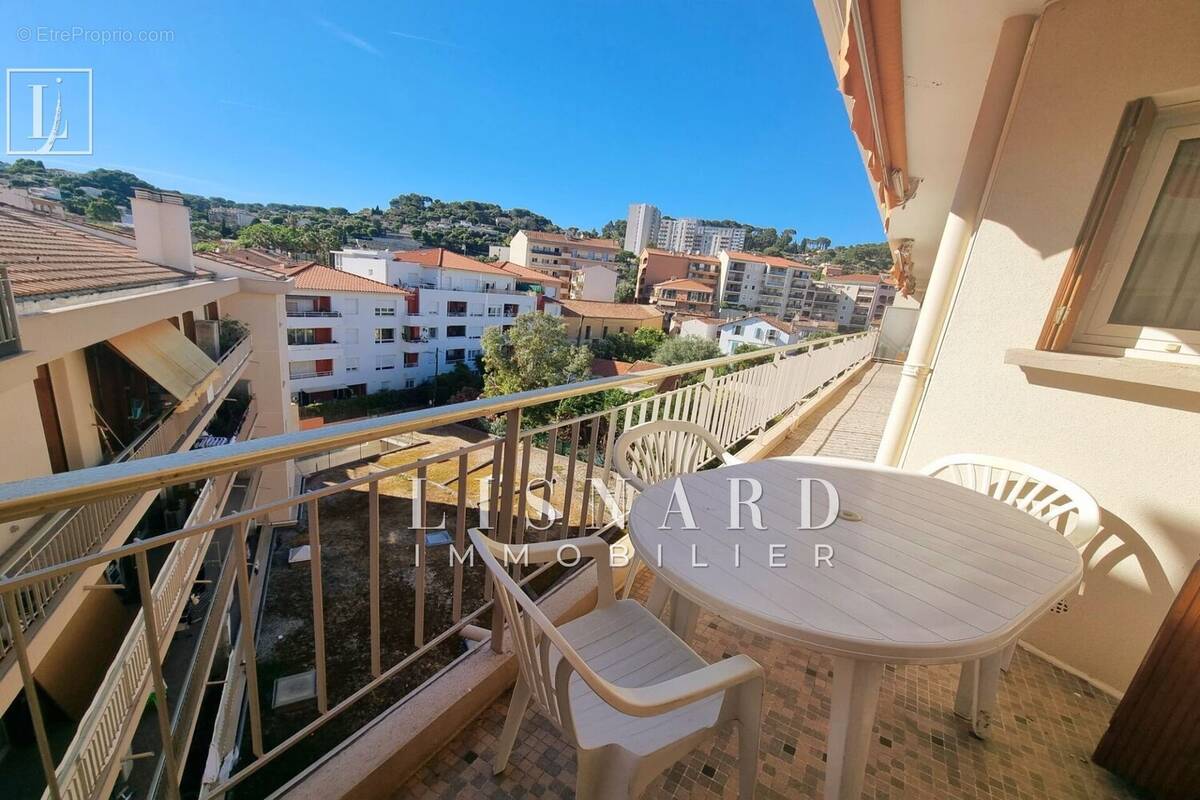 Appartement à VALLAURIS