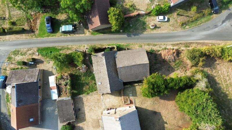 Maison à LIGNEROLLES