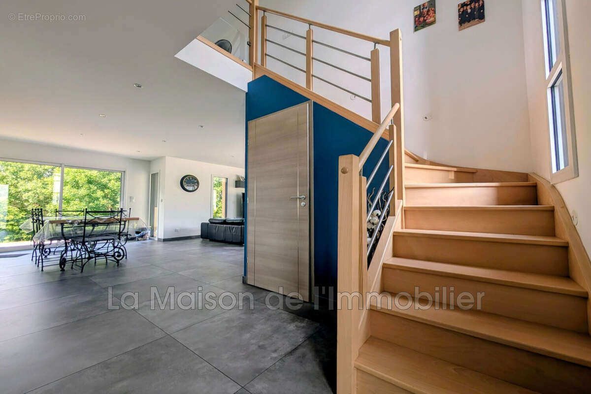 Maison à CRIQUEBEUF-SUR-SEINE