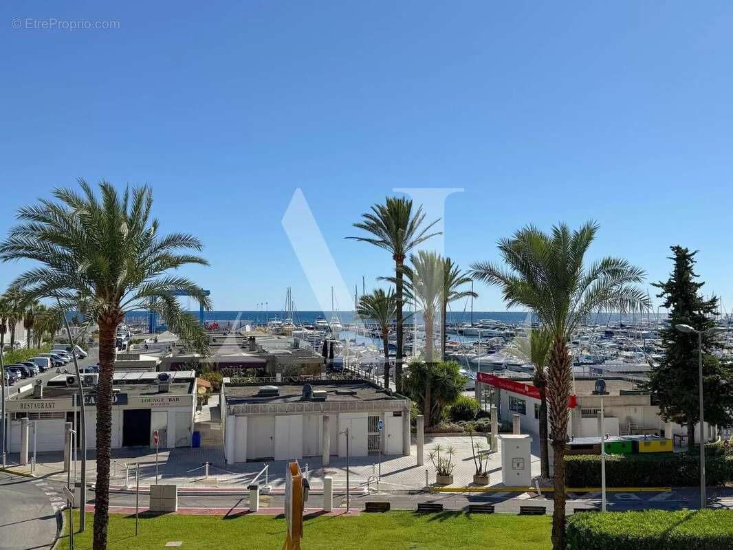 Appartement à VALLAURIS