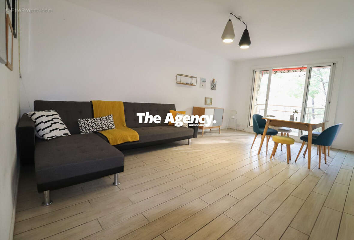 Appartement à MARSEILLE-9E