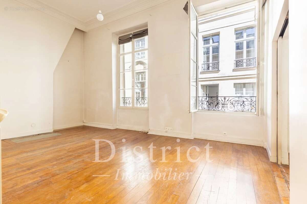 Appartement à PARIS-4E