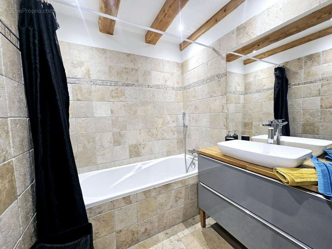 Appartement à ARAMON