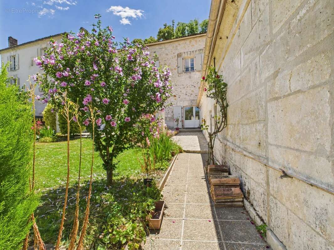 Maison de charme avec beaux volumes - photo 19